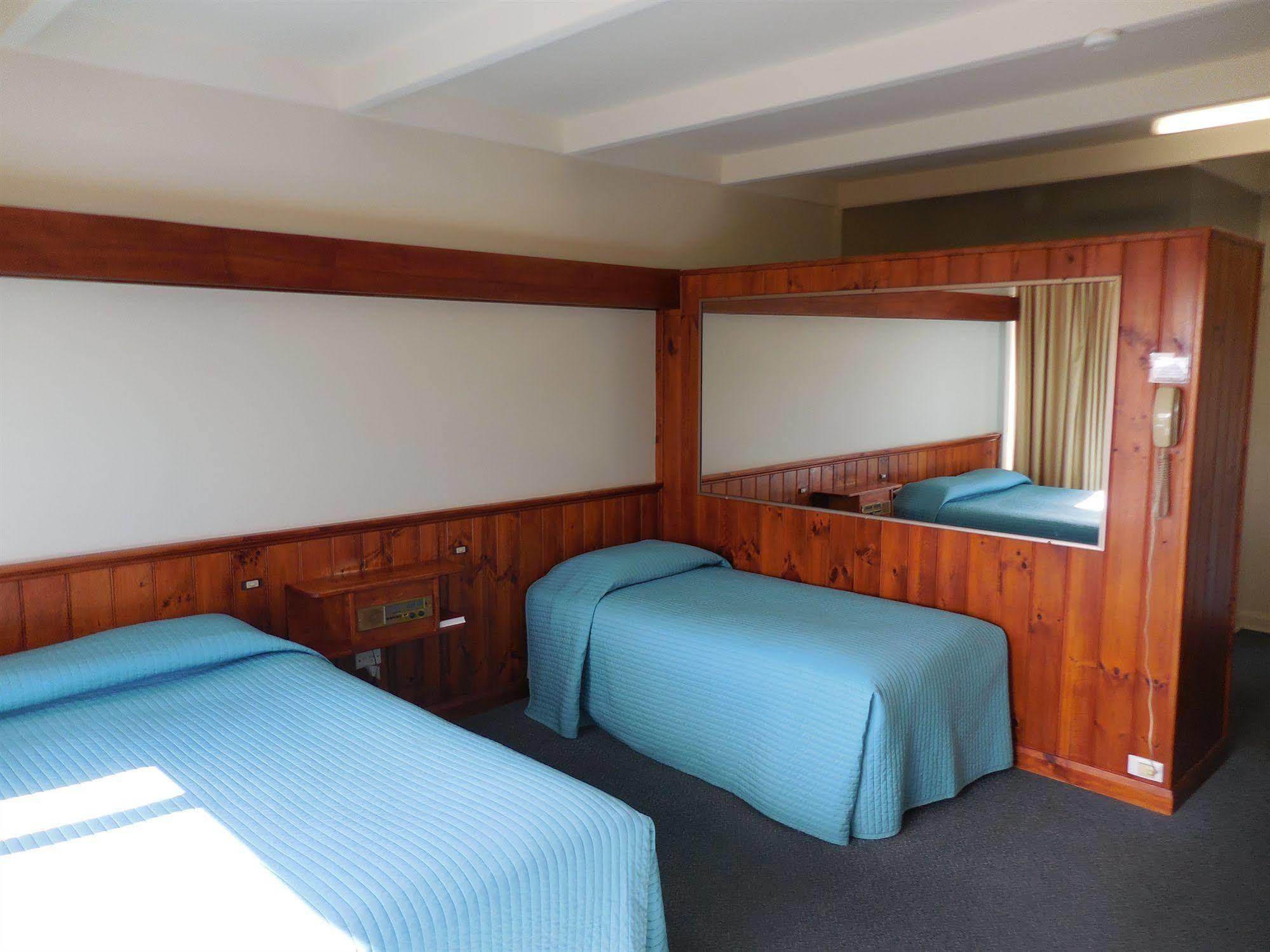 Village Family Motor Inn Launceston Exterior photo